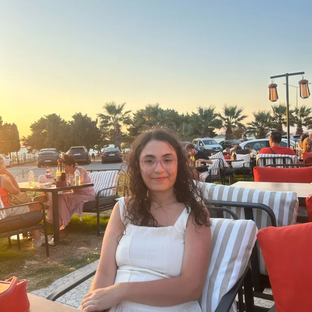 Büşra Ö.