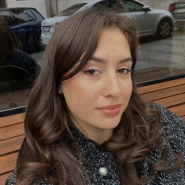 Selen Y.