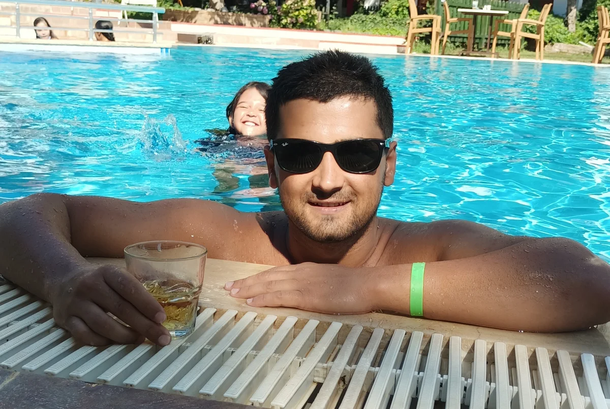 Emin R. 1