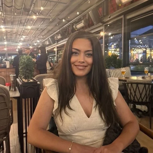 Ayçe Ç.